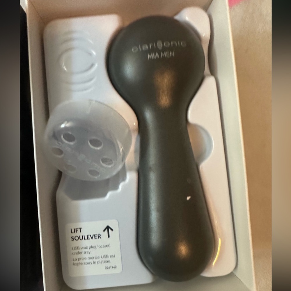 Clarisonic mia men black cleanser brush from Sephora - Picture 3 of 3